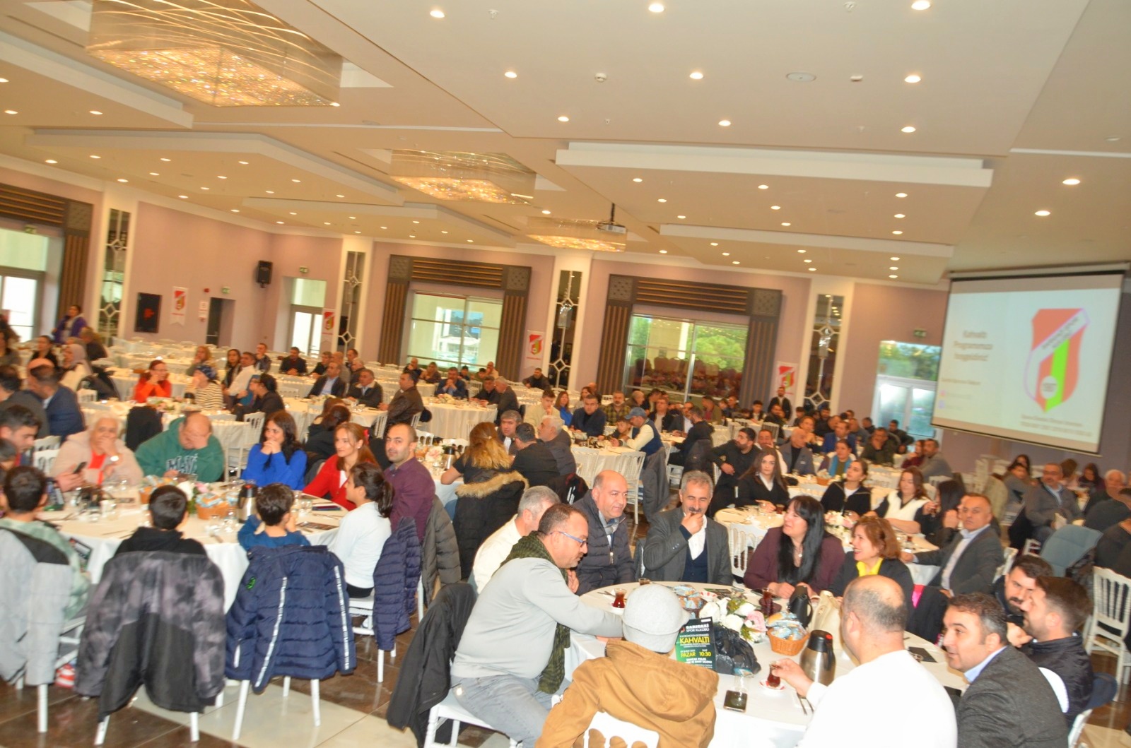Semtin Takımı Sarıgazispor, kahvaltı organizasyonu ile birlik ve beraberliğini pekiştirdi