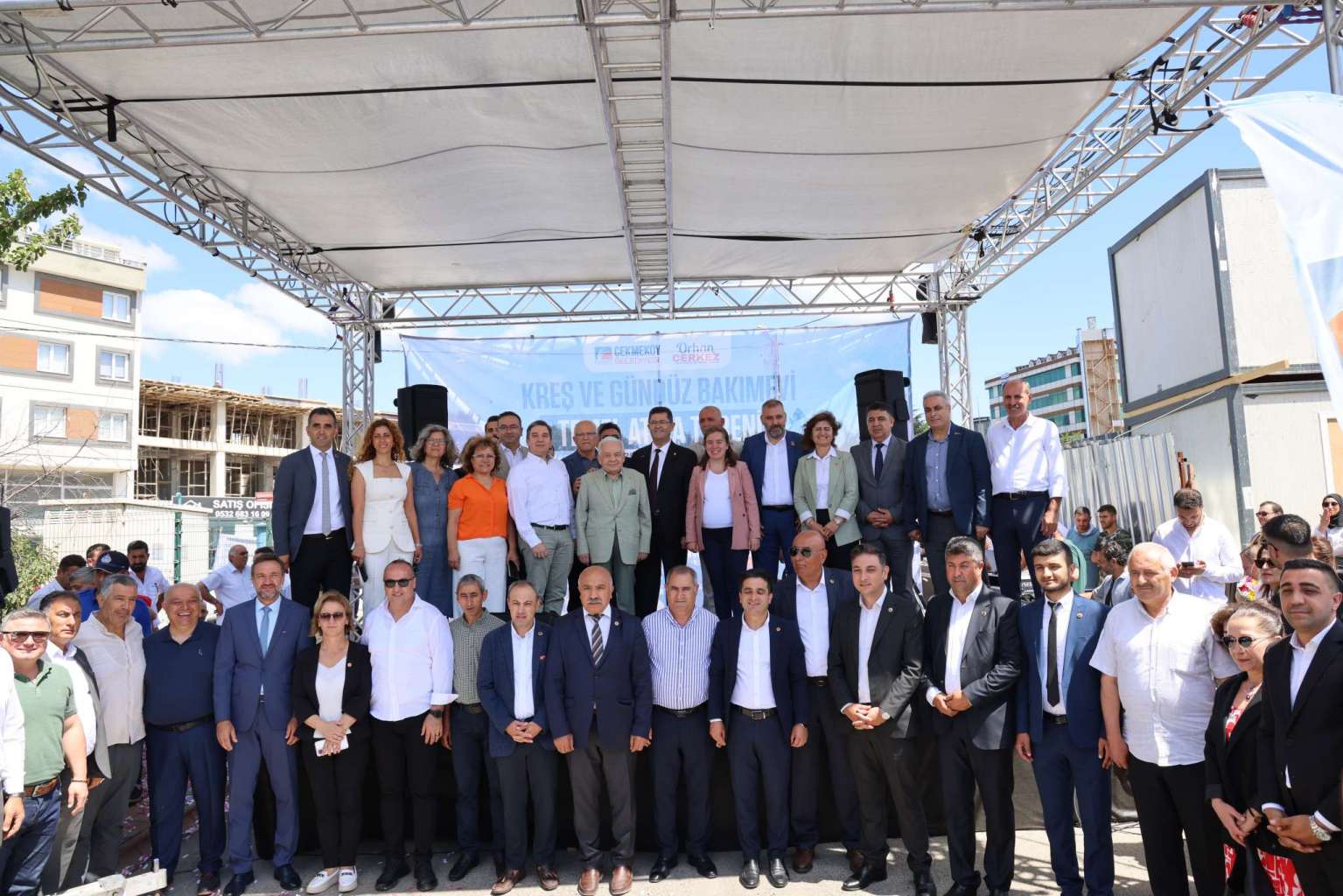 ÇEKMEKÖY’ÜN YENİ KREŞ VE GÜNDÜZ BAKIM EVİNİN TEMEL ATMA TÖRENİ GERÇEKLEŞTİ