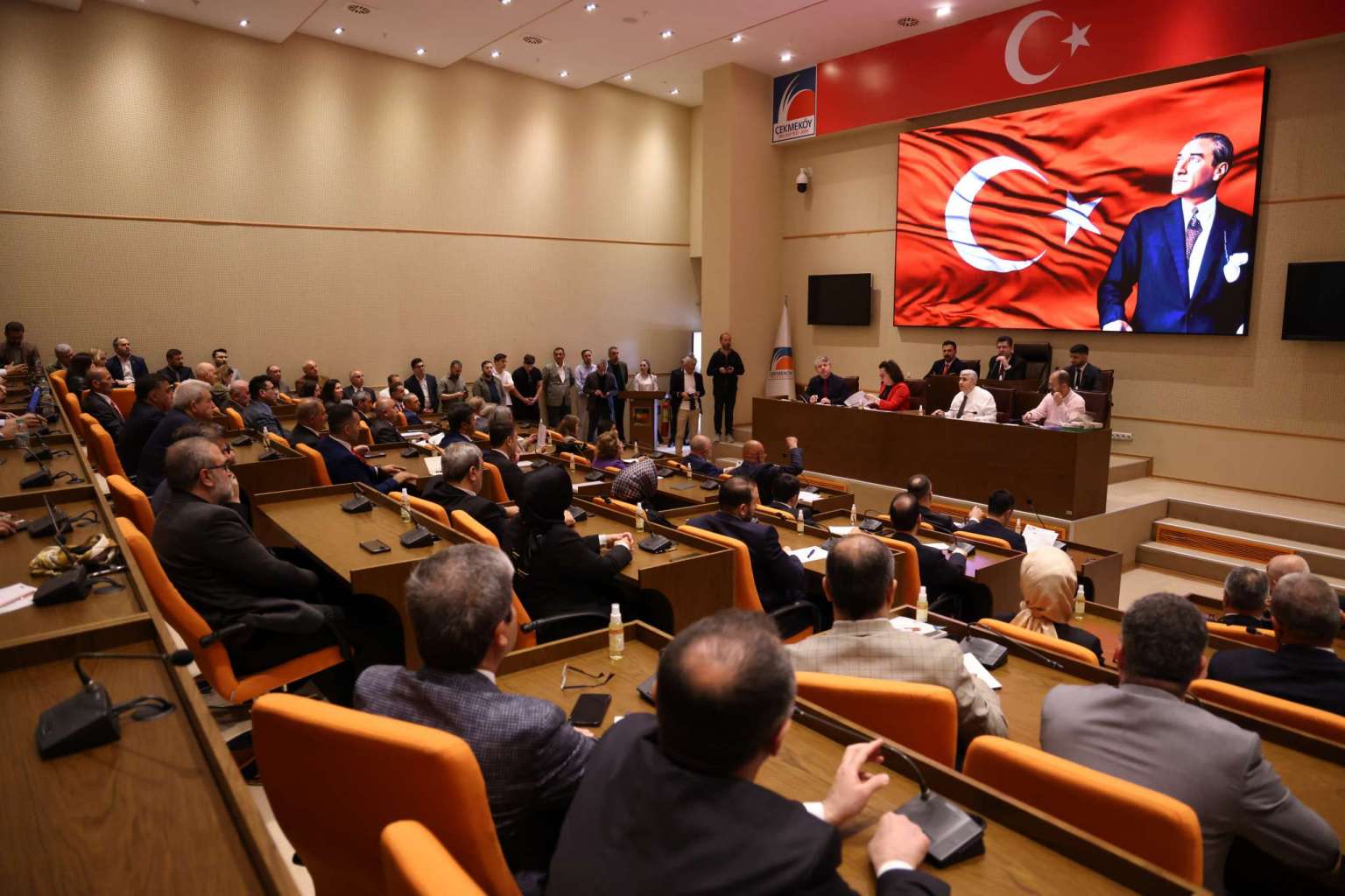 ÇEKMEKÖY BELEDİYE MECLİSİ YENİ DÖNEM İLK TOPLANTISINI GERÇEKLEŞTİRDİ