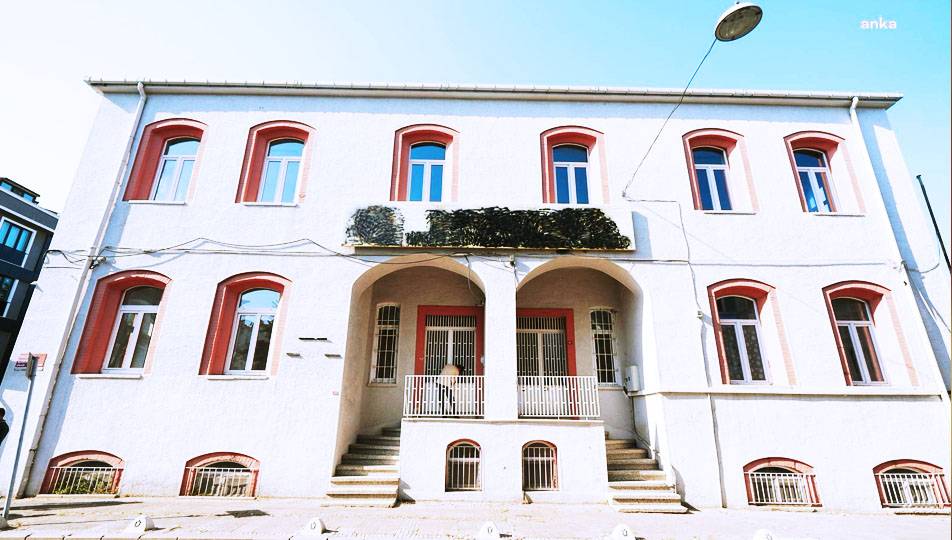 Üsküdar Belediyesi,  Ensar Vakfı’na bedelsiz tahsis edilen binayı teslim aldı