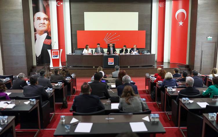 CHP’de aday mesaisi: 126 isim daha belli oldu