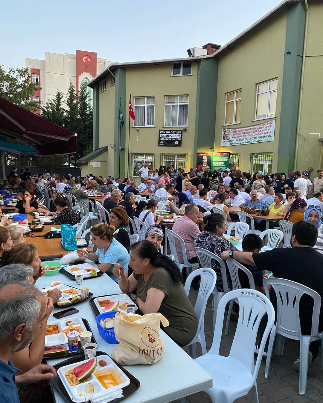 Çekmeköy KAI muharrem Ayı Lokmasını paylaştı