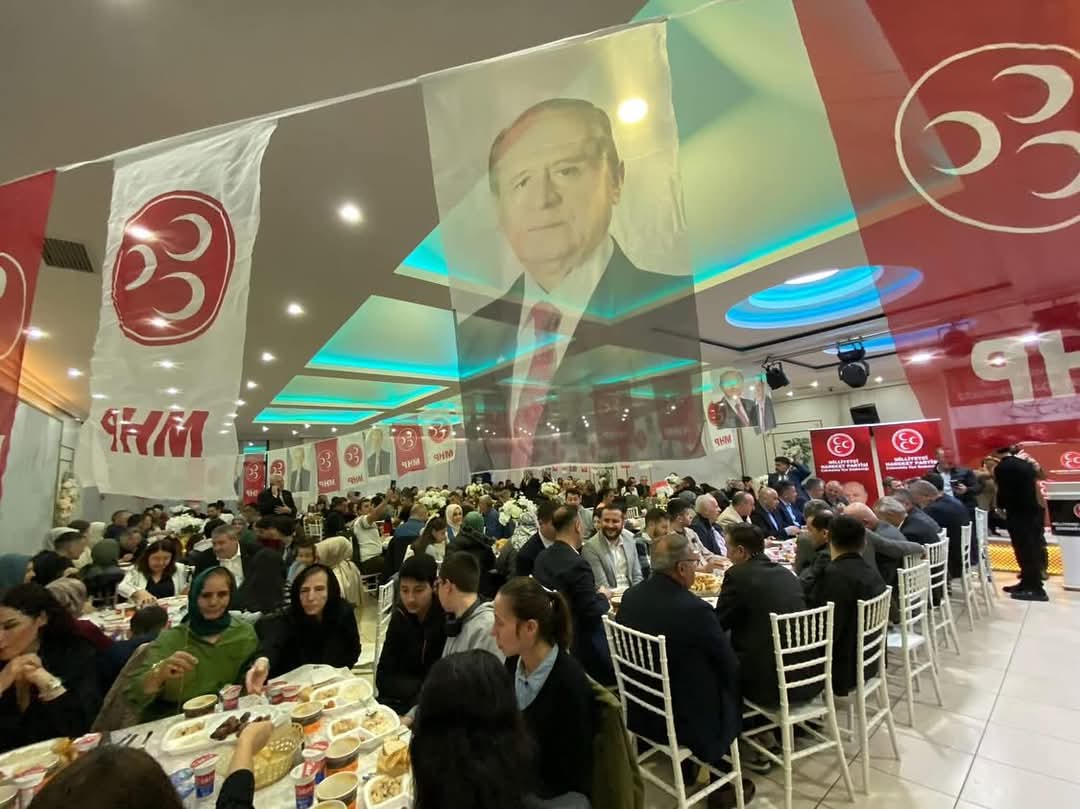 MHP Çekmeköy'ün iftarına yoğun katılım