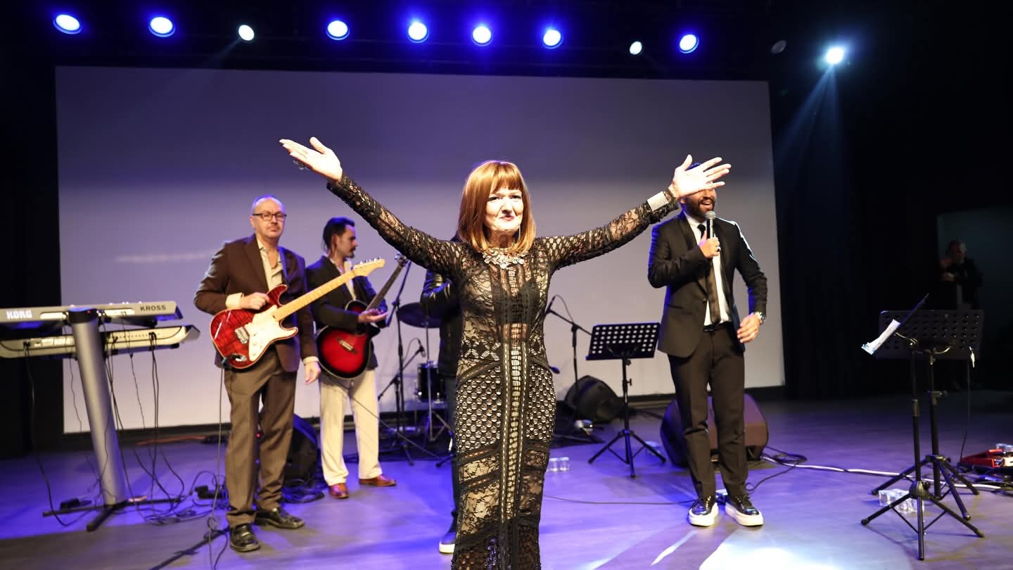 Gülden Karaböcek’ten Çekmeköy’de Nostalji Dolu Gece