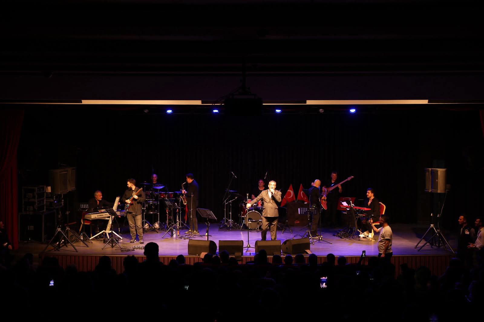 Çekmeköy’de Ege rüzgârı: Müzik dolu bir gece