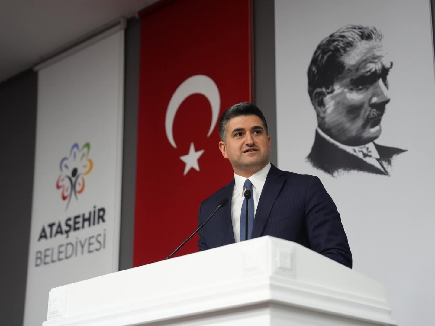 Ataşehir Belediye Başkanı Onursal Adıgüzel ile 17 şüpheli gözaltına alındı