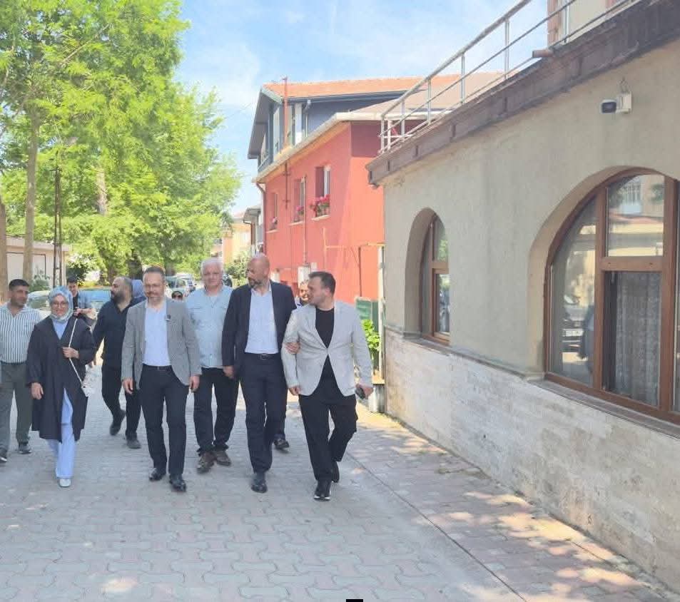      AK Parti Çekmeköy’den 21 Mahallede Eş Zamanlı Çıkarma