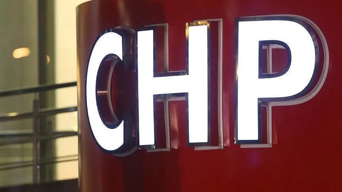 CHP İstanbul'da Tüm İlçe Başkanlarını Görevden Aldı