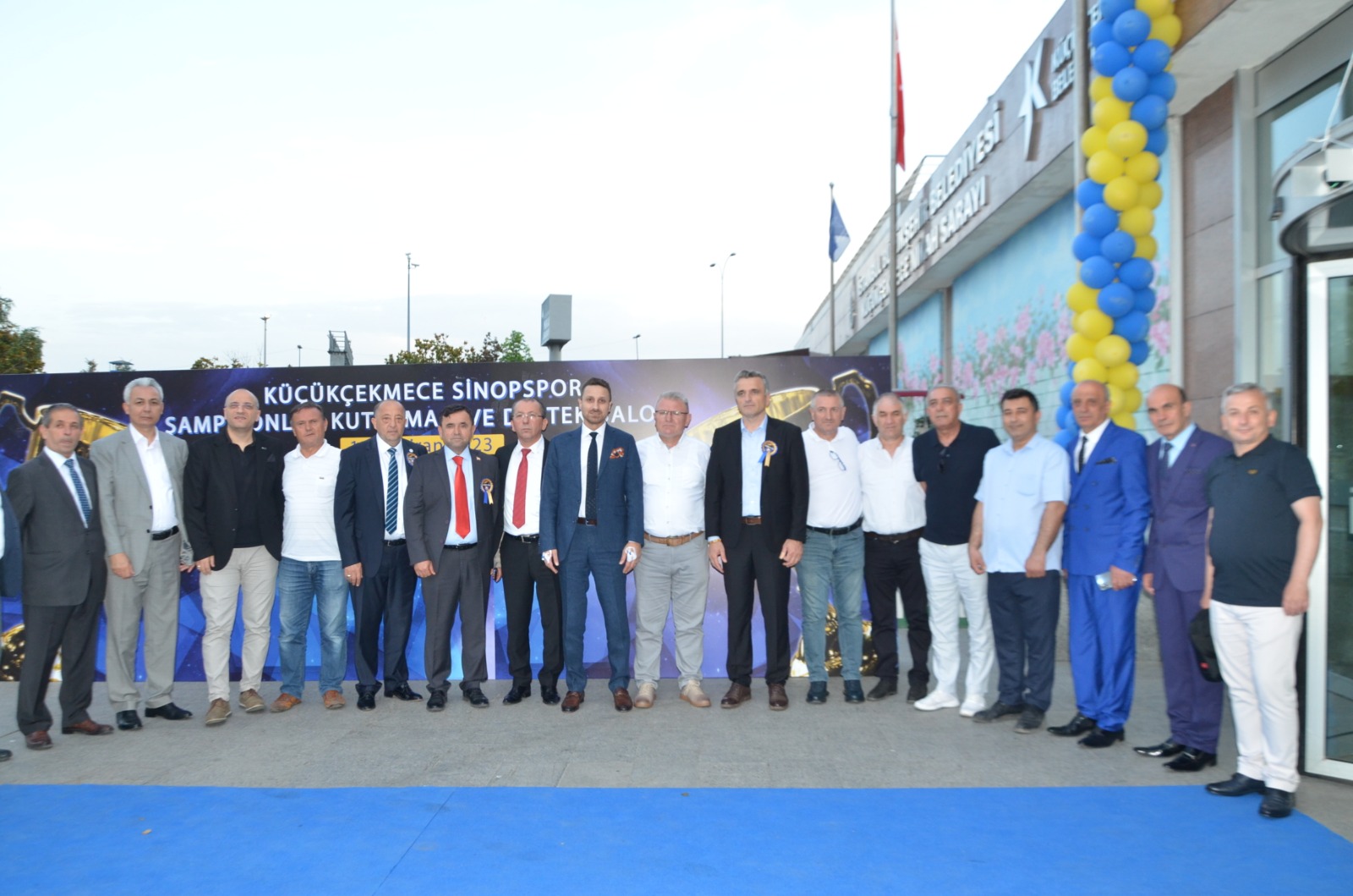 Küçükçekmece Sinopspor camiası şampiyonluk balosunda buluştu