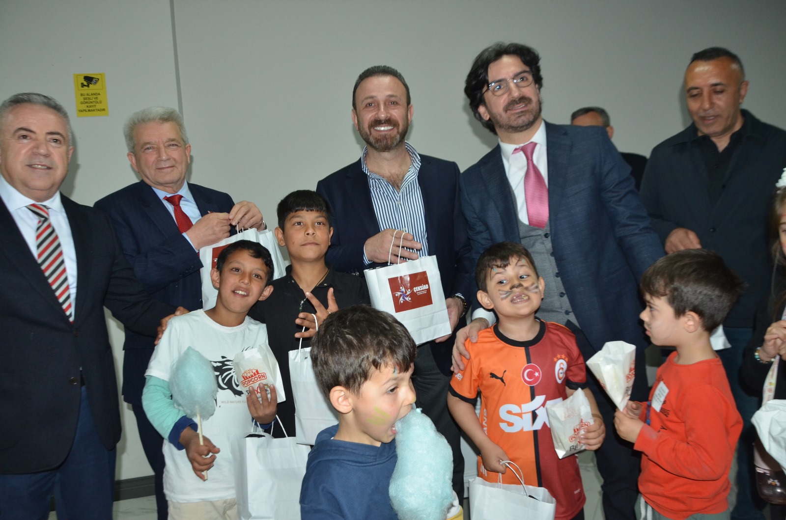 ÇEKSİAD'da çocukların eğlenceli ve renkli 23 Nisan kutlaması