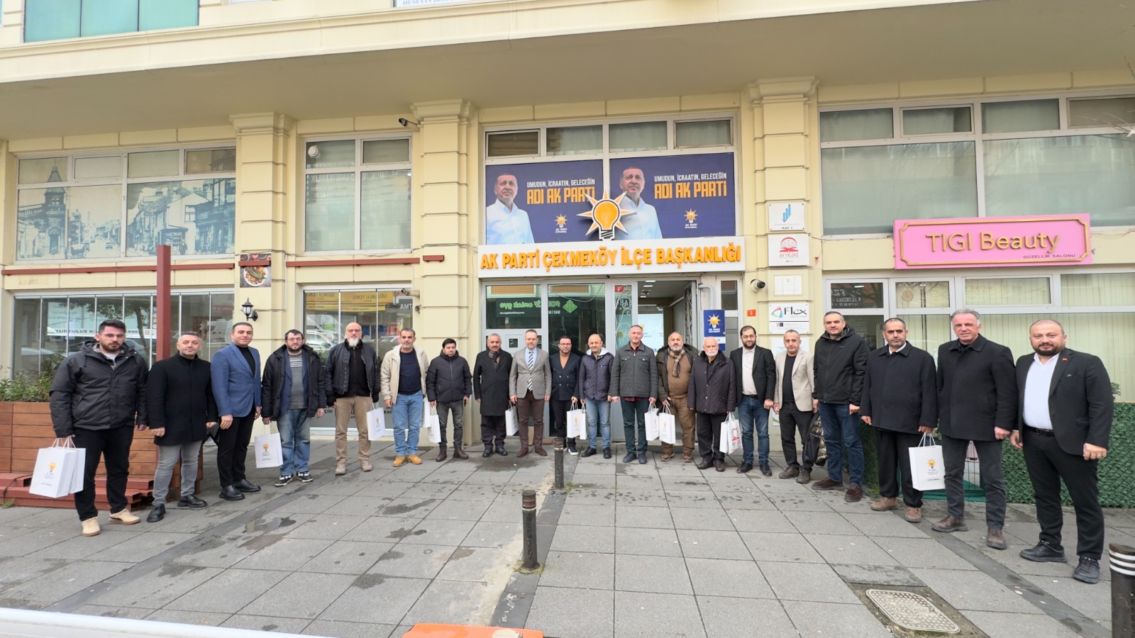 AK Parti Çekmeköy Gazetecileri Unutmadı: Başkan Sırmacı gündemi değerlendirdi