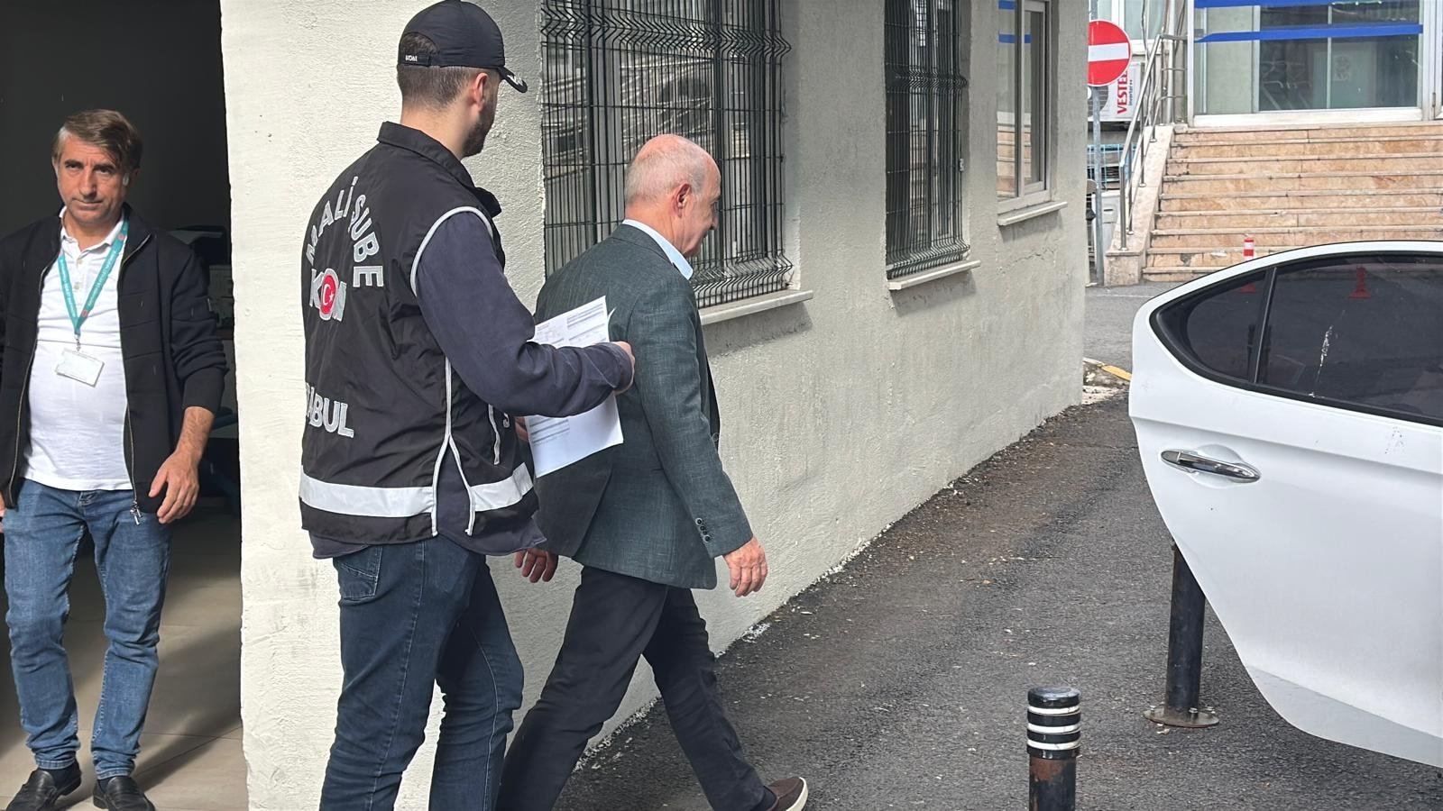 CHP'li belediyelere operasyon: Beş belediye başkanı hakkında gözaltı kararı