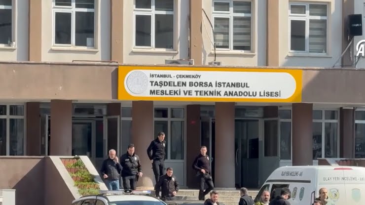 Çekmeköy'de lise öğrencisi 2 öğretmen ve 1 öğrenciyi bıçakla yaraladı