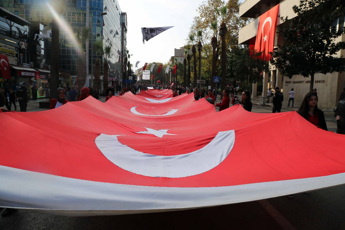 Türkiye'nin dört bir yanında 100. yıl coşkusu