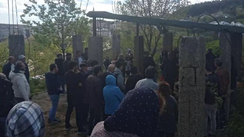 Çekmeköy'de arazi krizi devam ediyor: 'Mahallemizi terk etmeyeceğiz'