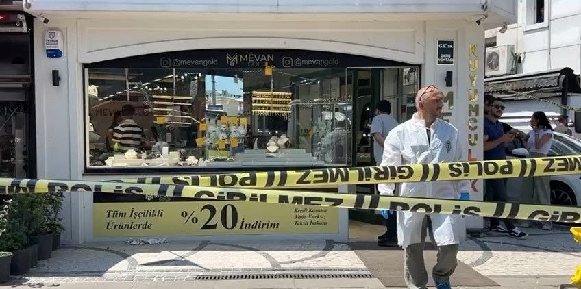 Sancaktepe'de dehşeti yaşattılar: Güpegündüz soygun! 
